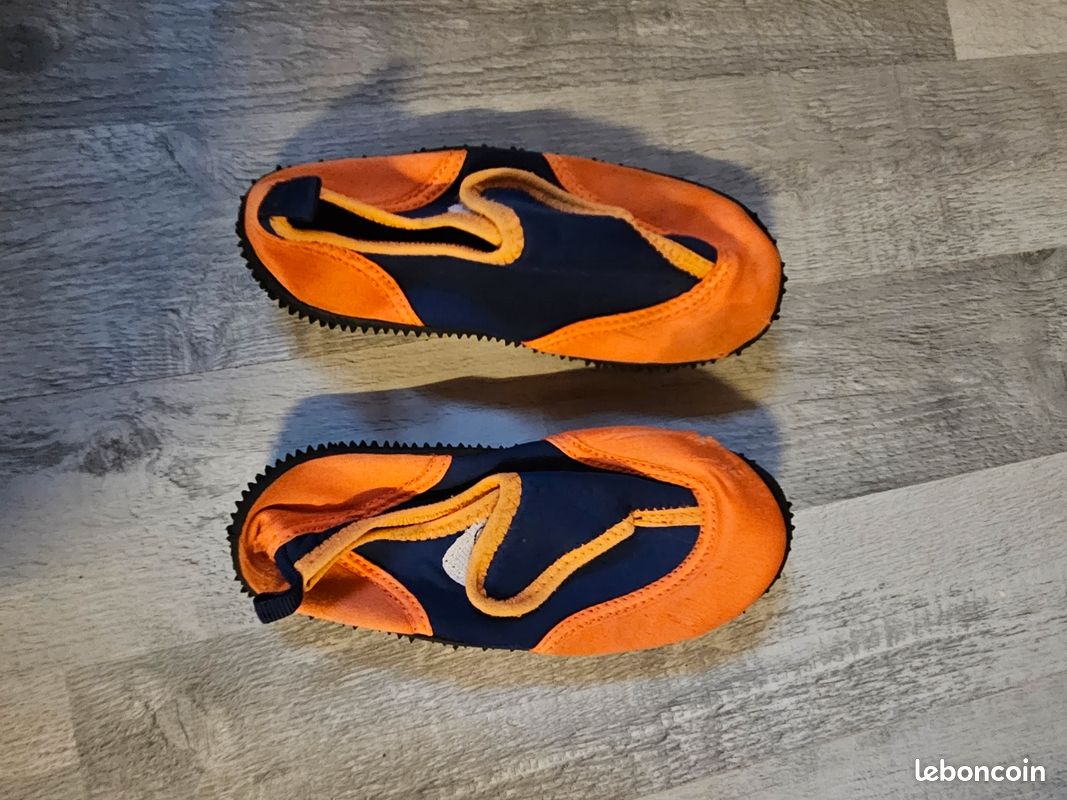 Chaussures de plage, rochers taille 30 (image 1)