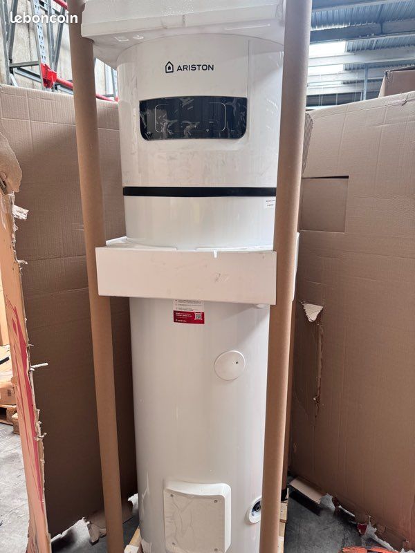 Chauffe-eau thermodynamique connecté 250L Nuos Plus S2 FS - ARISTON - 3069791 (image 1)