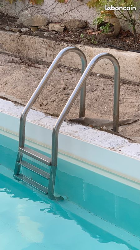 Échelle piscine (image 3)