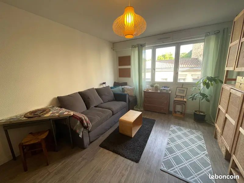 Appartement 1 pièce 24 m² · à Bordeaux · 24 m² · 620 €