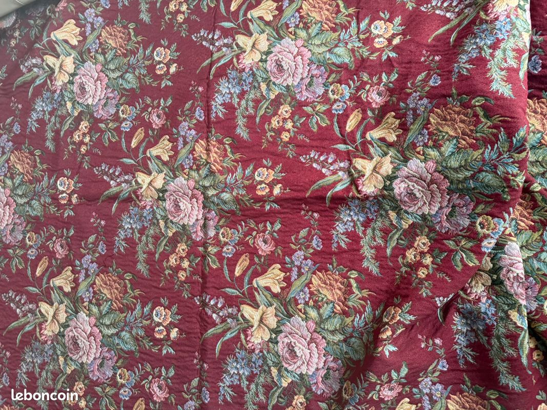 Superbe tissu tapisserie floral jacquard – Style vintage & élégant fond bordeaux 140*240 cm (image 3)