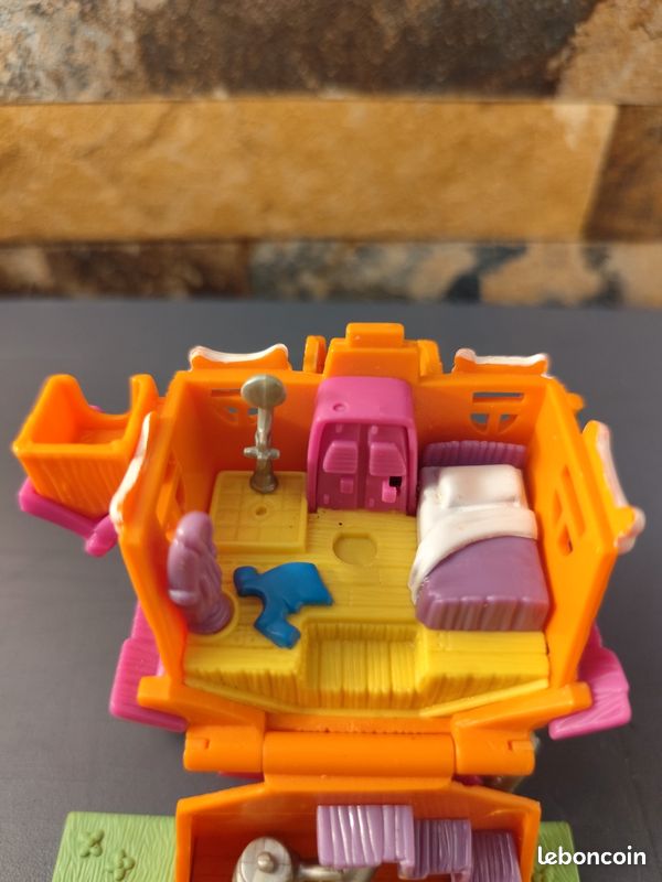 Polly Pocket Dog House (image 7)