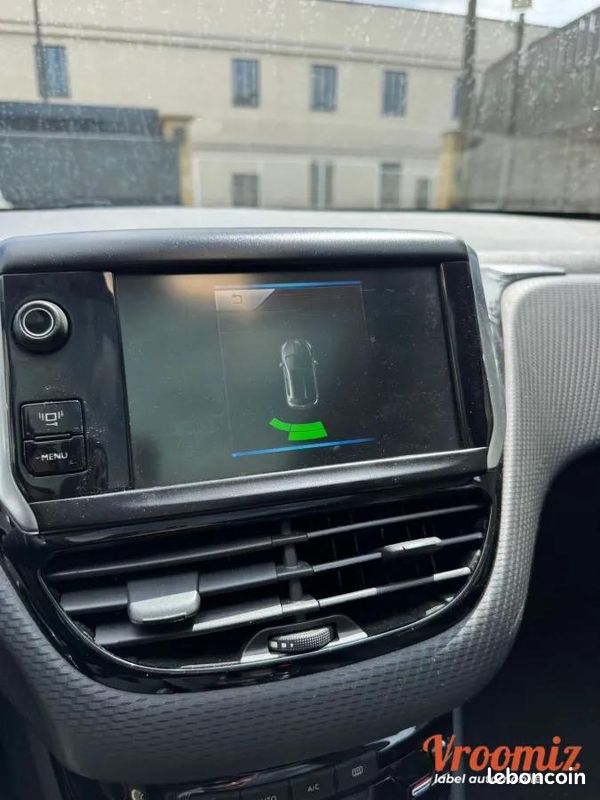 Peugeot 2008 GENERATION-I 1.6 E-HDI 90 ALLURE TOIT PANORAMIQUE (image 19)