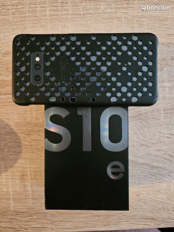Samsung Galaxy S10e (image 2)
