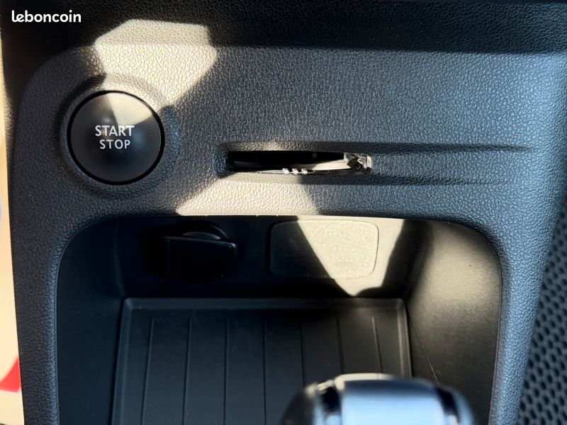 Renault Captur 1.3 TCe 150 Intens Leds GPS Caméra Bluetooth Régul (image 23)