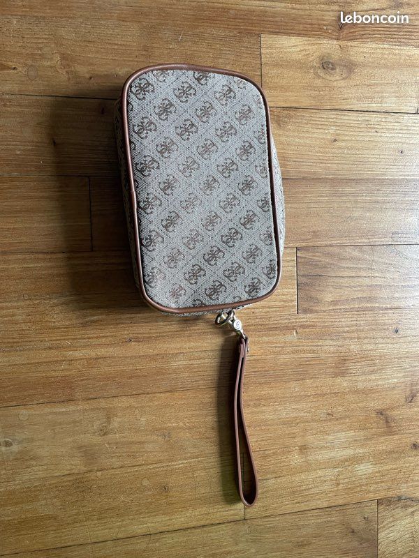 Pochette GUESS (image 2)