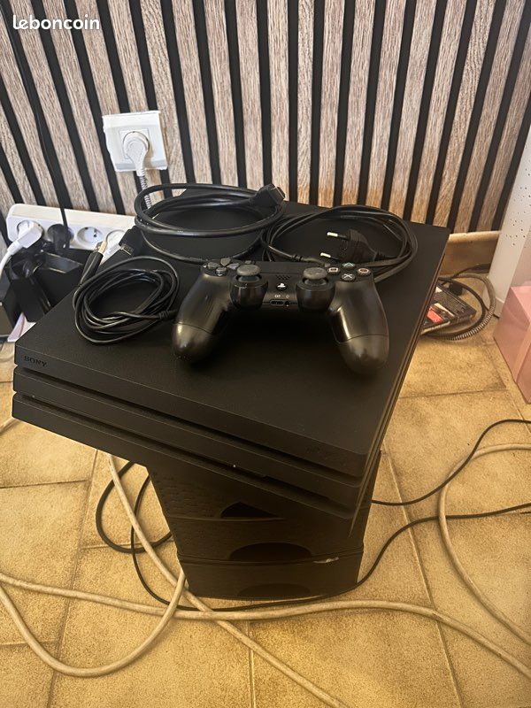 Ps4 pro 1to casi neuf utiliser 5 mois (image 1)