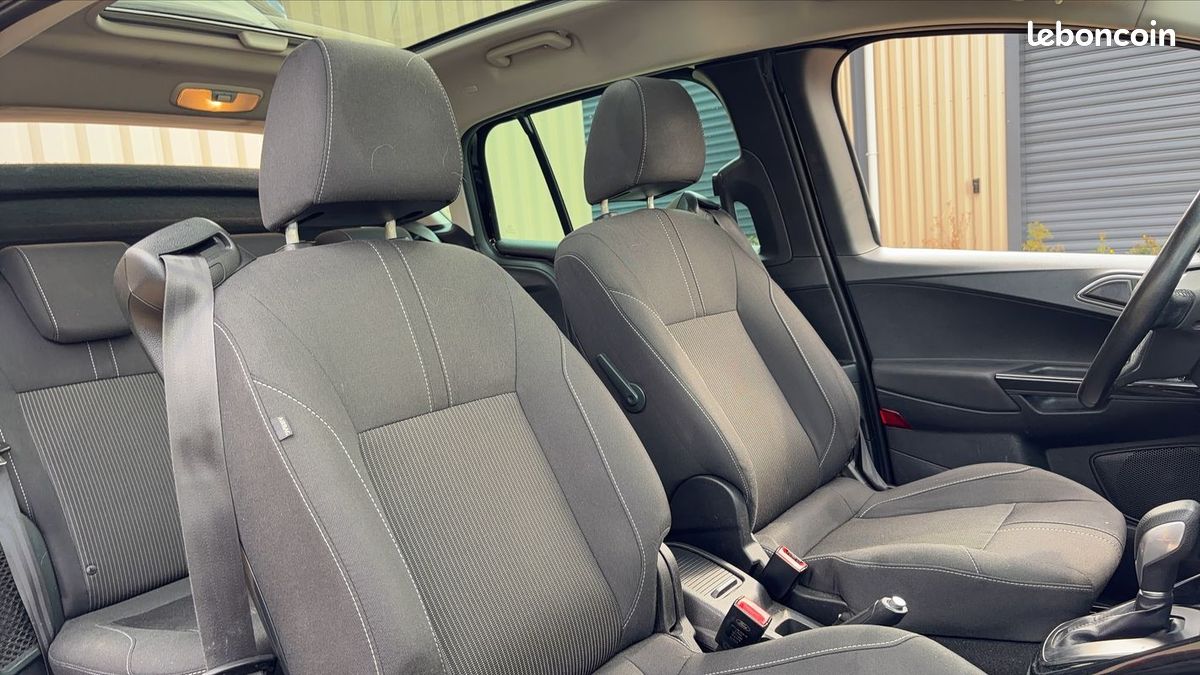 Ford B-Max 1.6 TiVCT 105 PowerShift Titanium (image 28)