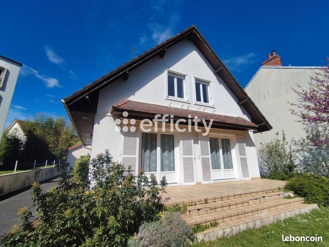 Maison 7 pièces 120 m² · à Montluçon · 120 m² · 155 000 €