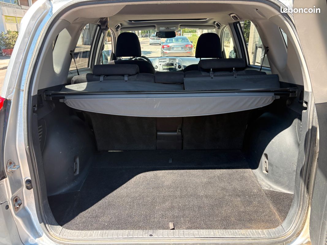 TOYOTA RAV4 150 ch D-4D LECAP 4WD (image 8)