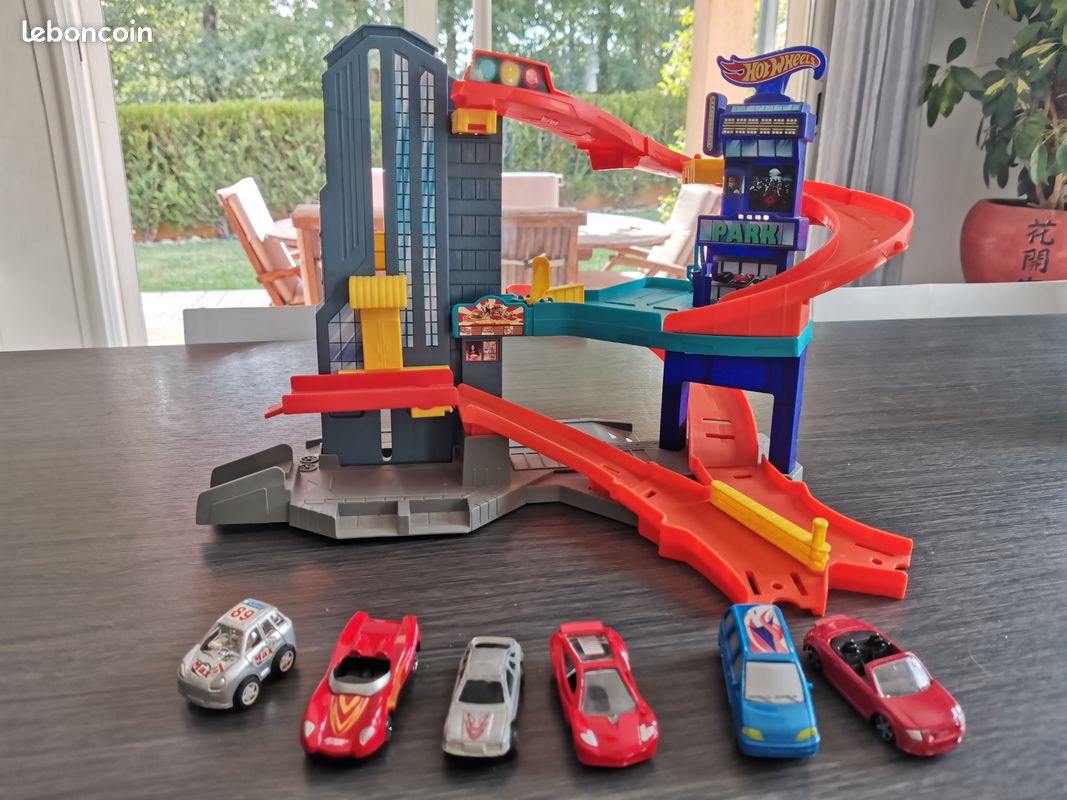 Garage Hot Weels City Speedtropolis (image 1)