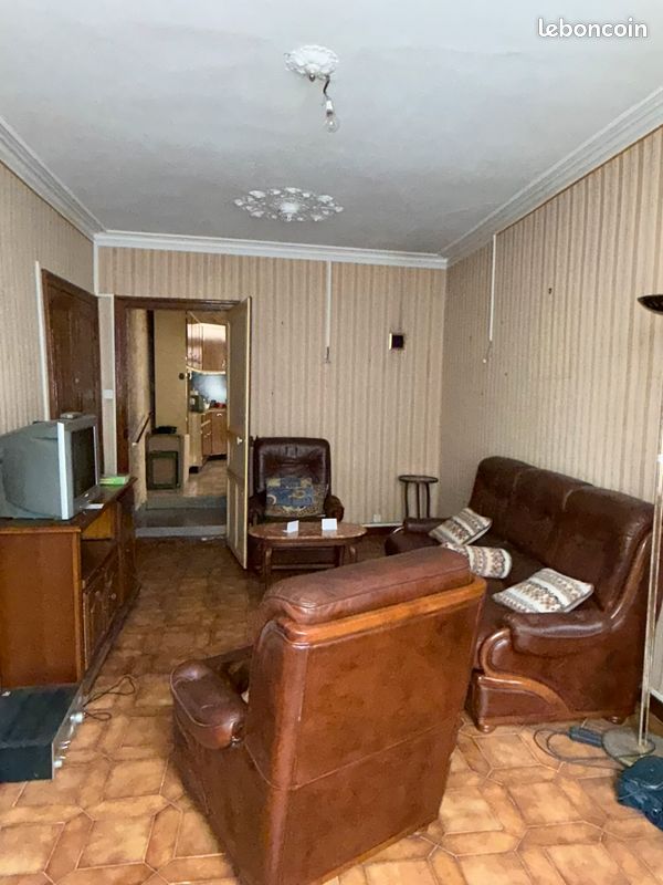 Maison 8 pièces 180 m² · à Brissac Loire Aubance · 180 m² · 235 000 €