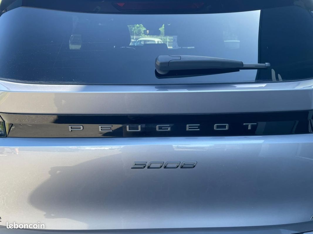 Peugeot 5008 Hybrid 145ch Allure e-DCS6 (image 13)