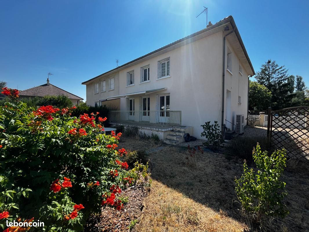 Maison 5 pièces 146 m² · à Lencloître · 146 m² · 138 000 €