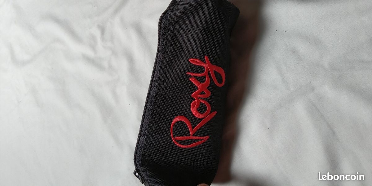 Trousse roxy fille et autre (image 1)