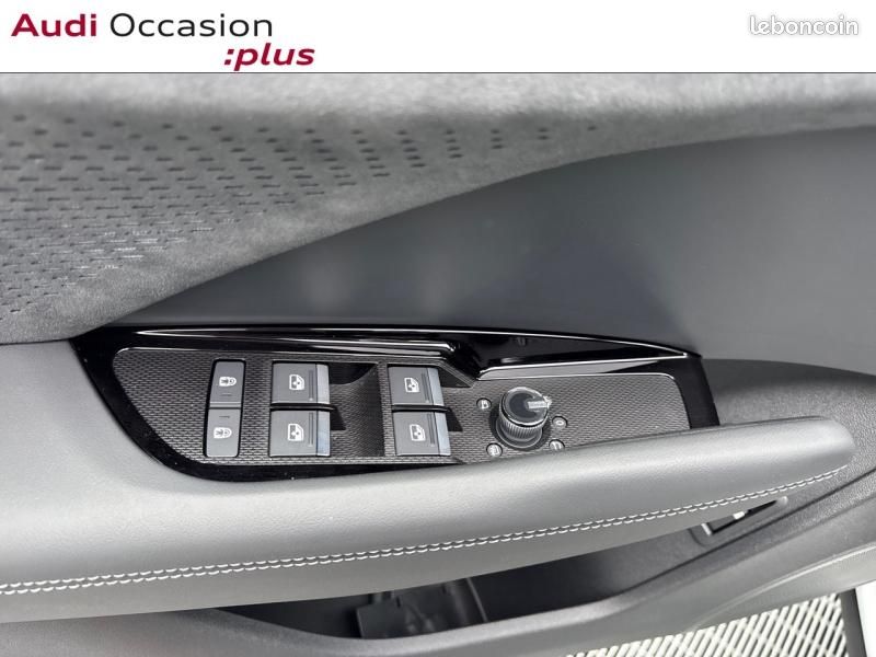 Audi Q3 1.5 e-hybrid 272ch S line S tronic 6 (image 16)