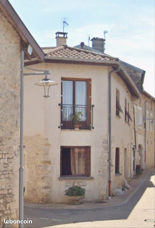 Maison 5 pièces 135 m² · à Ceyzériat · 135 m² · 180 000 €
