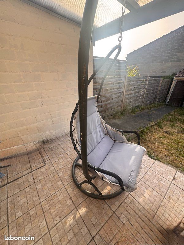 Chaise suspendu (image 2)