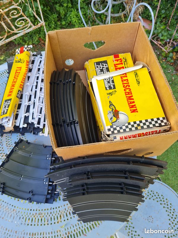 Gros lot rails circuit voiture Fleschman (image 1)