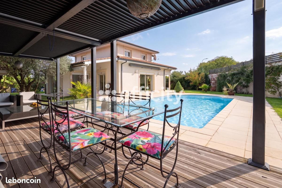 Maison 7 pièces 180 m² · à Artigues-près-Bordeaux · 180 m² · 775 000 €