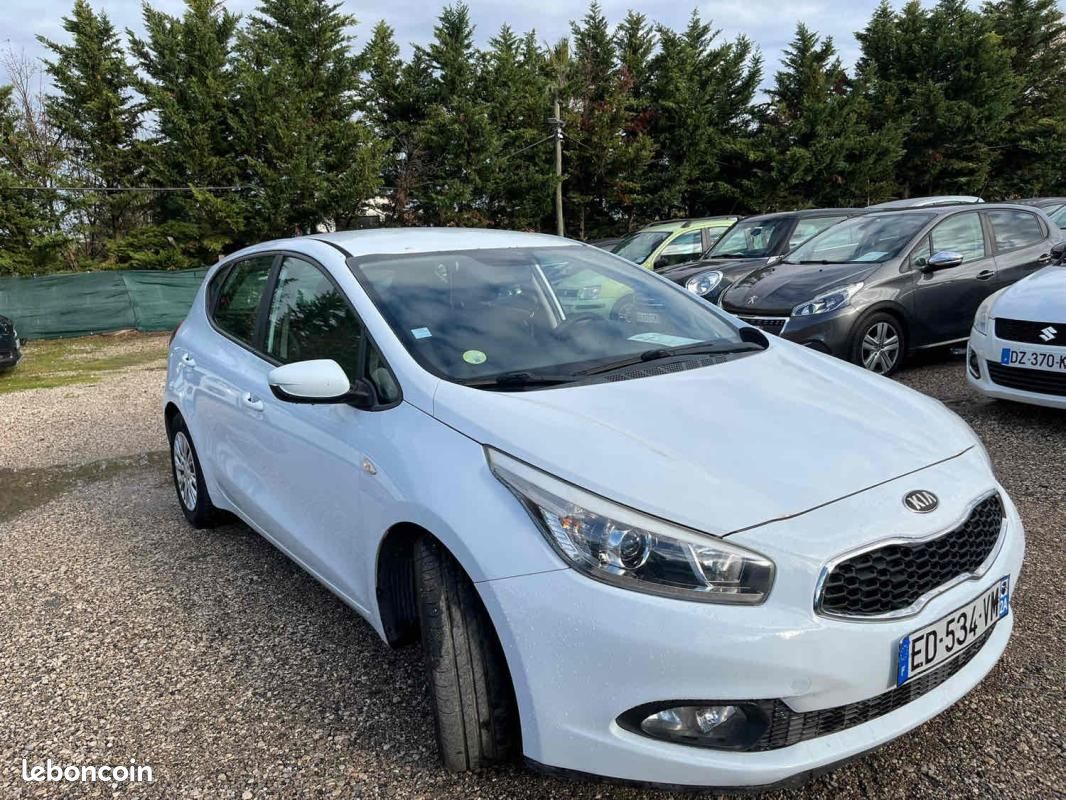 Kia Cee'd CEE-D 2 1.4 CRDI - 16V TURBO (image 32)