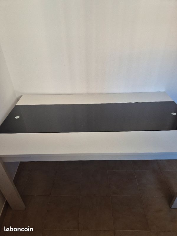 Table a manger (image 2)