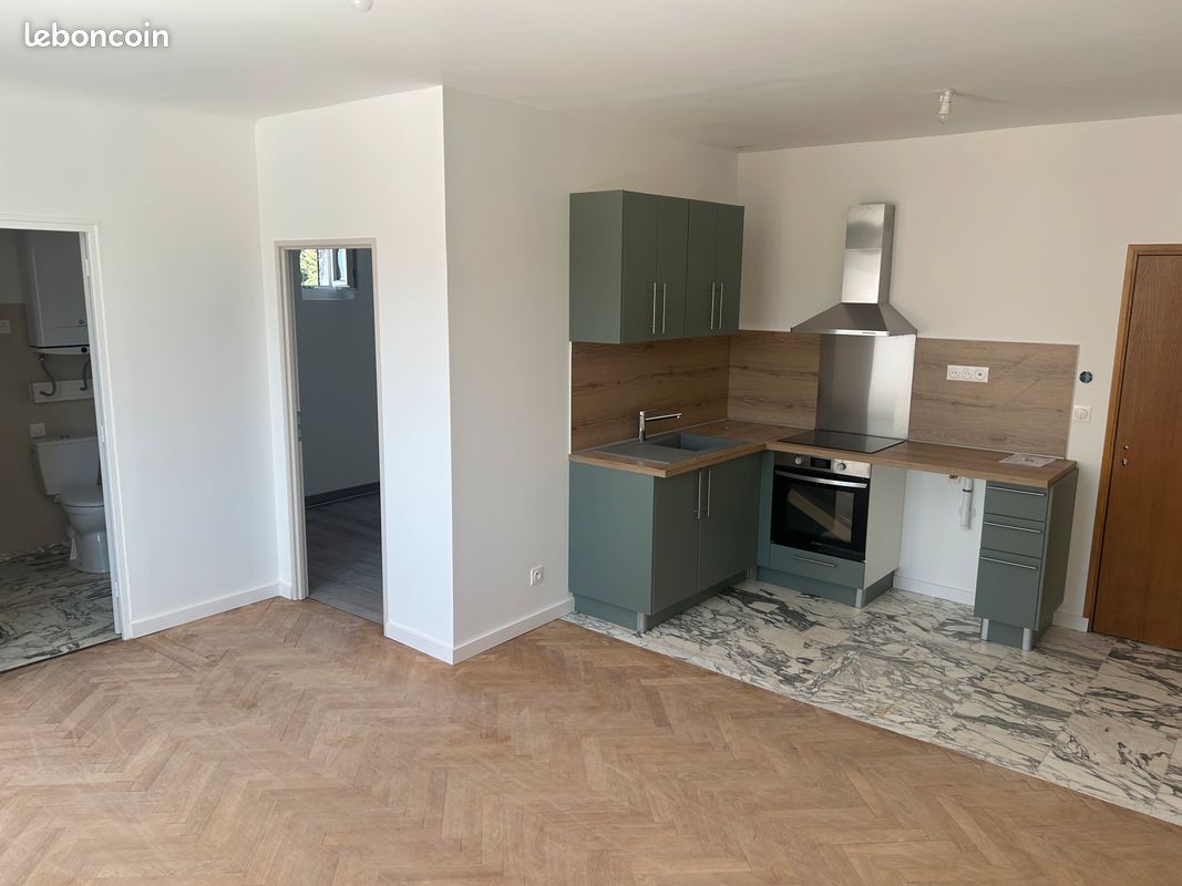 Appartement 3 pièces 52 m² · à Pierrelatte · 52 m² · 720 €