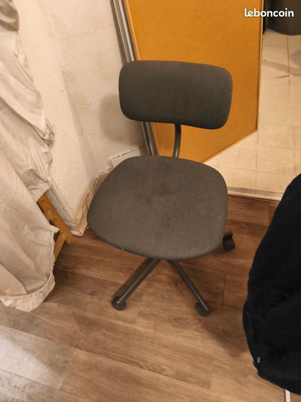 Chaise de bureau (image 1)