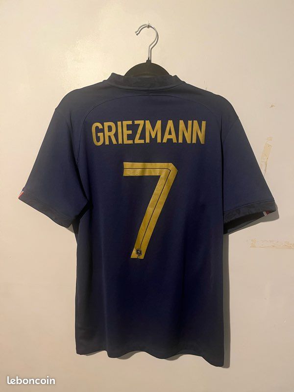 Maillot de foot équipe de France 2022 Griezmann Vêtements