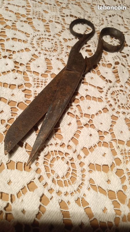 Lot De 4 Anciens Fers à Tige - Ciseaux à Bois Pour Charpentier (outillage Professionnel)
