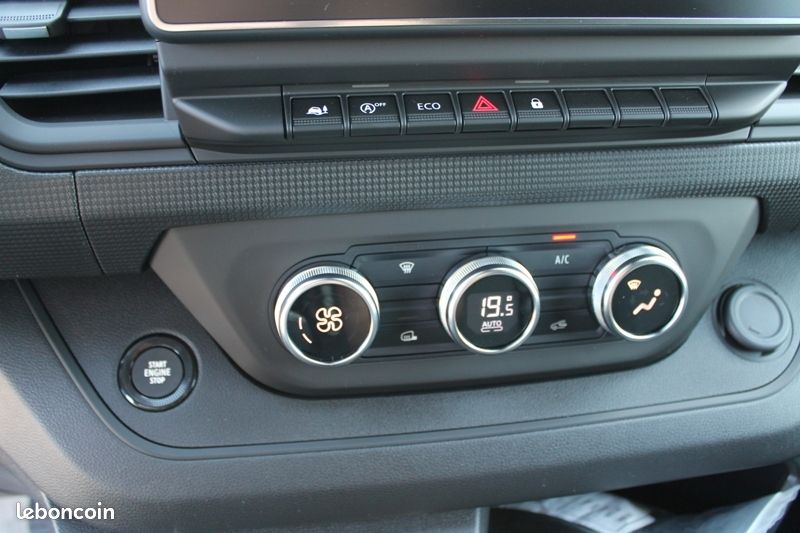 Renault Trafic III (3) Fourgon L1H1 3T 2.0 Blue DCI 150 Advance Full Équipé [Coordonnées masquées] Kilomètres Caméra, Clim Auto, GPS.Prix Hor taxe 25 667...... (image 4)