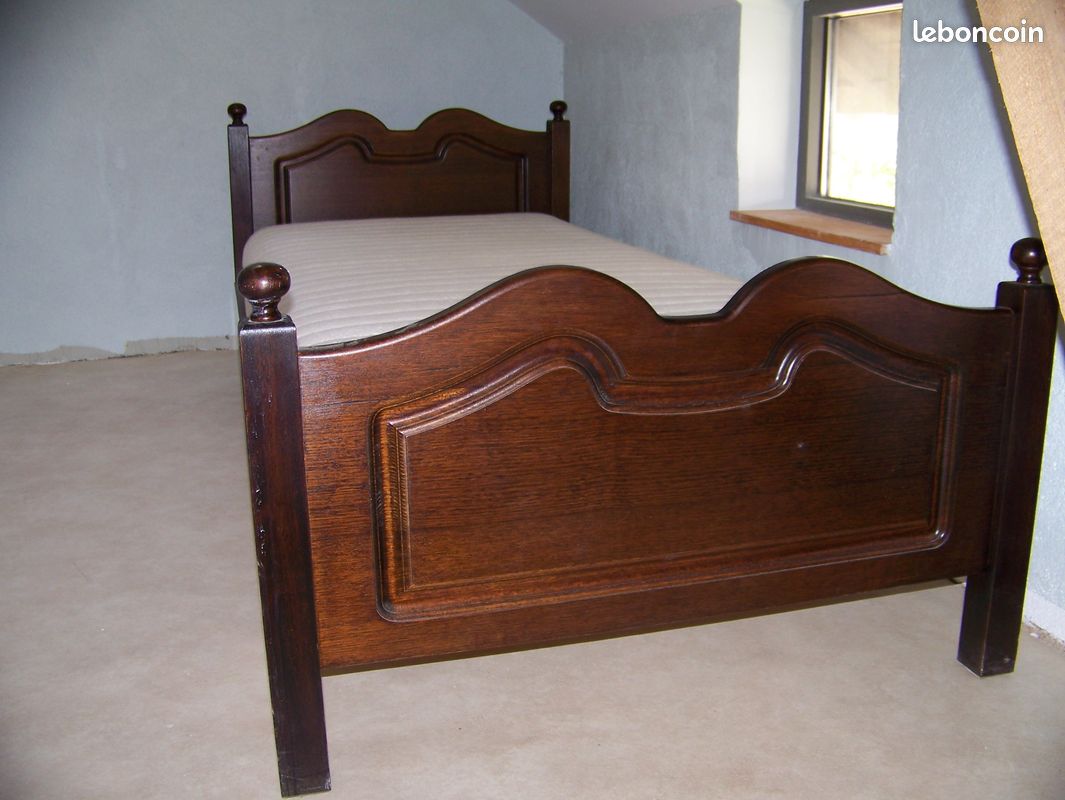 2 lits simples avec tables de nuit (image 1)