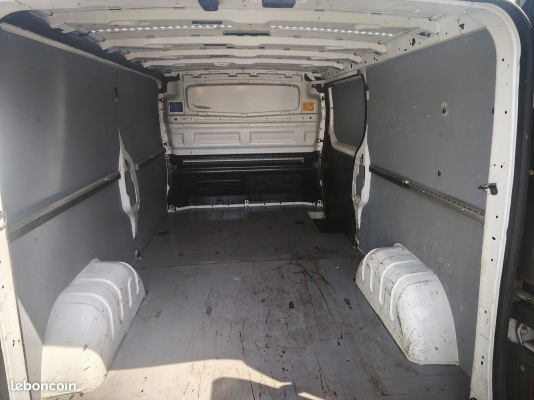 Renault Trafic 3 1.6 dci 120 cv L2H1 confort (image 4)