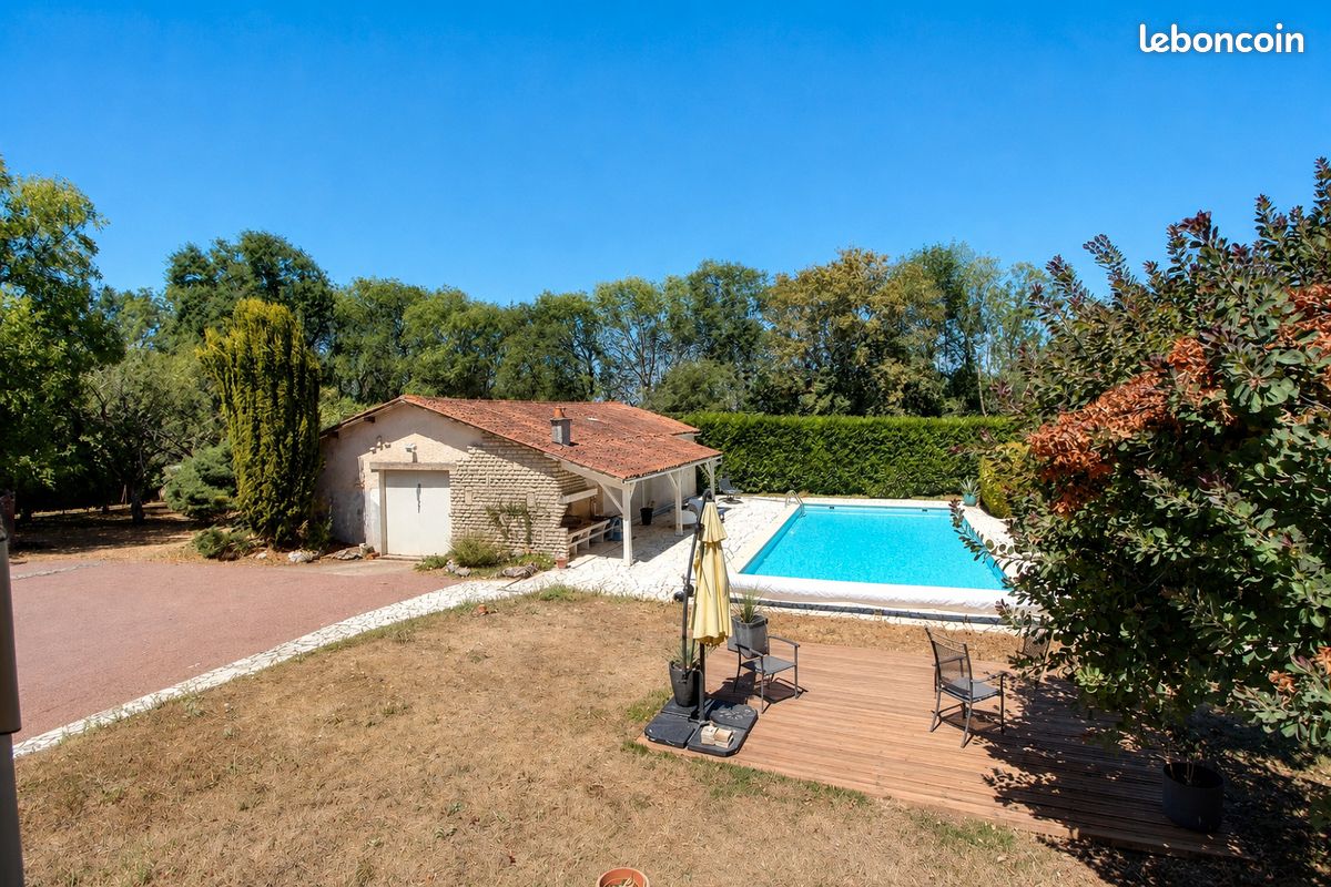 Maison 5 pièces 180 m² · à Sciecq · 180 m² · 320 000 €