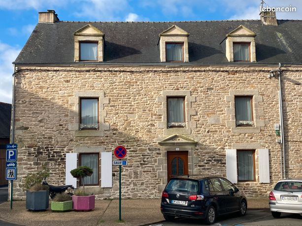 Grande maison de famille, hyper centre d’Elven (15 min de Vannes)