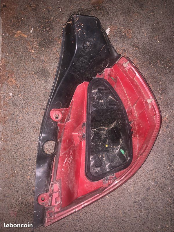Phare arrière clio 3 (image 2)