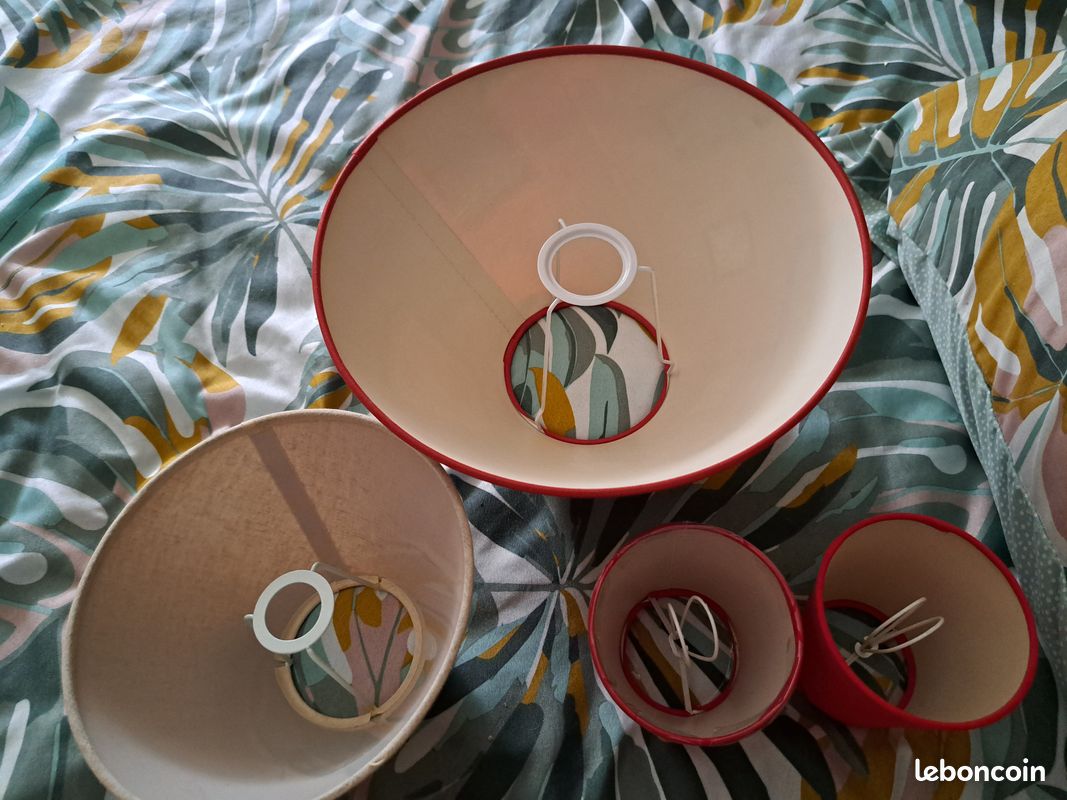 Donne lot de 1 suspension métal (jaune) et 4 abat jour ( 2petits rouges, 1 beige et 1 décor orange/rouge) (image 6)