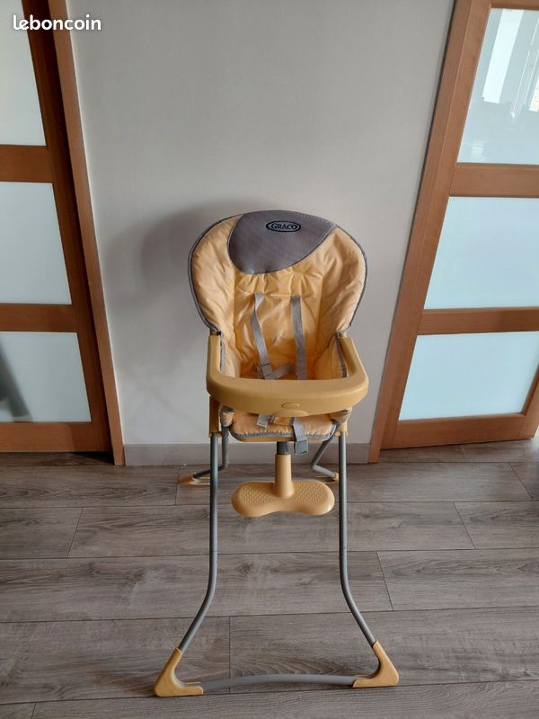 Chaise haute bébé (image 1)