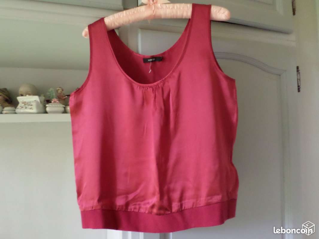 Top bordeaux en soie.T:40.Fdp inclus (image 1)