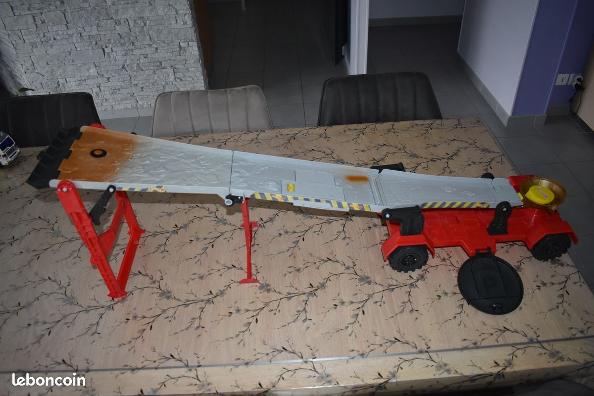 Camion piste géante Hot Wheels Monster Trucks (image 1)