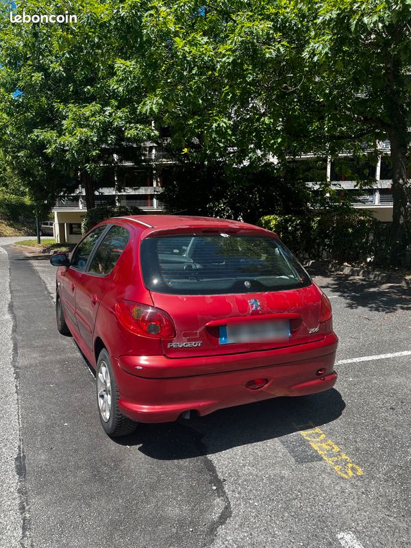 206 Ethanol 1.4 75cv 5 portes rien à prévoir (image 2)
