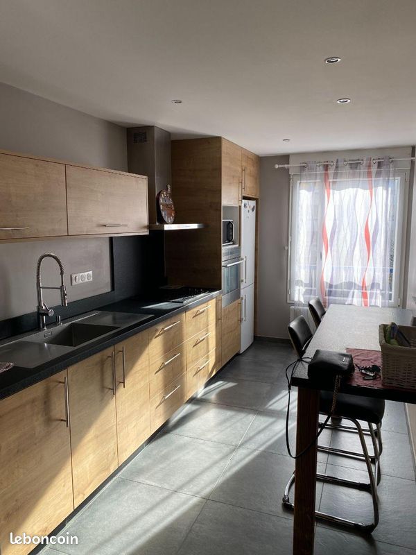 Appartement 5 pièces 93 m² · à Mauriac · 93 m² · 127 200 €