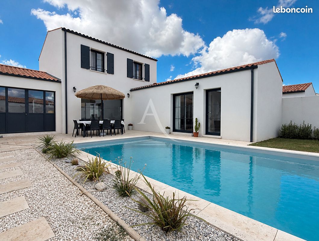 Maison 6 pièces 127 m² · à Dompierre-sur-Mer · 127 m² · 600 000 €