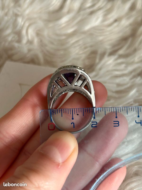 Jolie bague vintage argenté et strass violet (image 7)