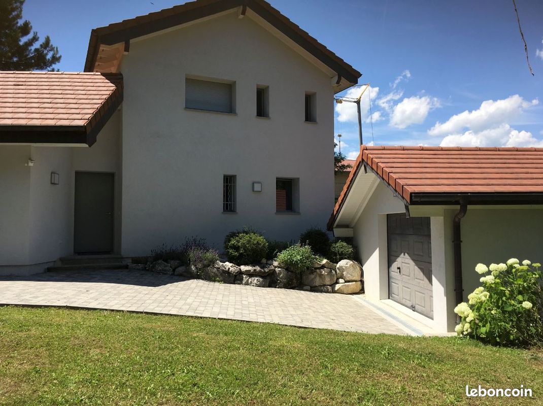 Maison 6 pièces 167 m² · à Viry · 167 m² · 2 733 €/mois