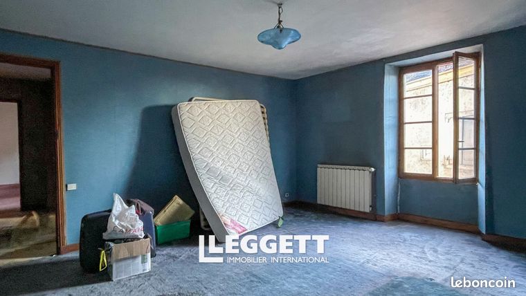 https://img.leboncoin.fr/api/v1/lbcpb1/images/62/8e/c1/628ec13d741b8f7698ee1d9a96cf00beb104564d.jpg?rule=ad-image