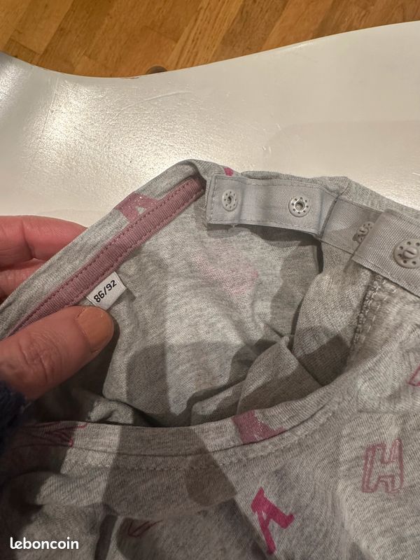 T-shirt gris motifs lettres 86/92 cm (image 5)