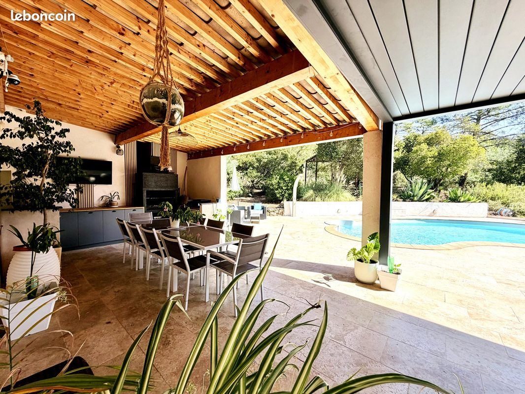Maison 8 pièces 220 m² · à Le Muy · 220 m² · 1 180 000 €
