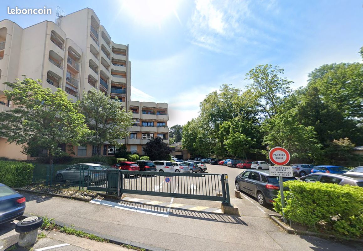 Parking/box LYON · 110 €/mois