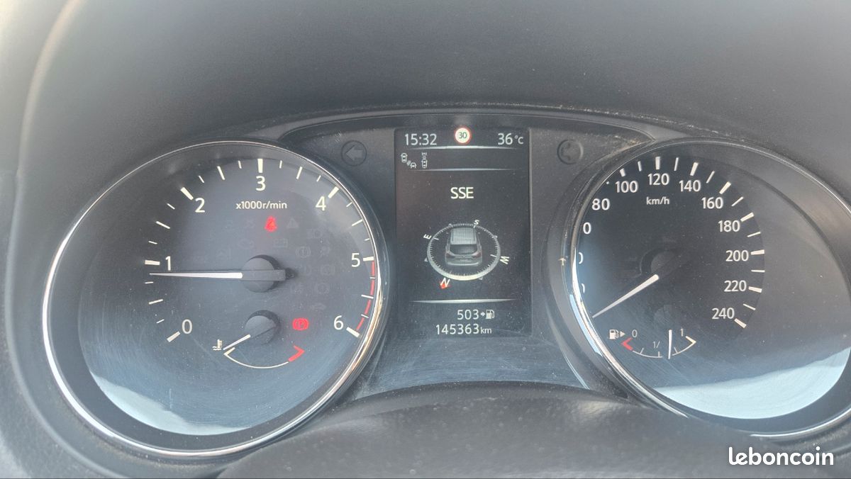 NISSAN Qashqai 1.5 dCi 2WD TEKNA 110 cv / CLIMATISATION - GPS - AIDE AU STATIONNEMENT - CAMERA 360° - REGULATEUR/LIMITEUR DE VITESSE (image 6)